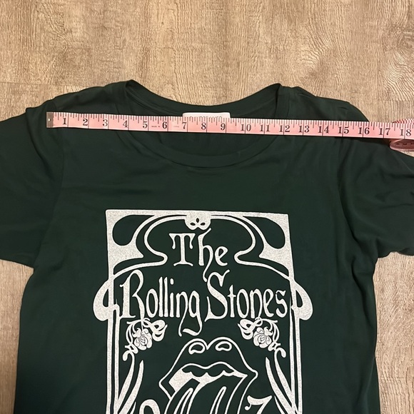 Daydreamer Green Rolling Stones Graphic Tee - Picture 7 of 8